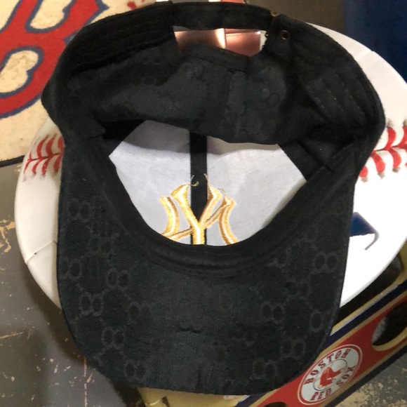New York Yankees MLB Men’s Black & Gold logo Adjustable Hat Cap - Picture 3 of 3